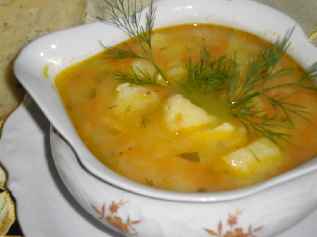 Jakie przyprawy do zupy ziemniaczanej, by zaskoczyć smakiem?