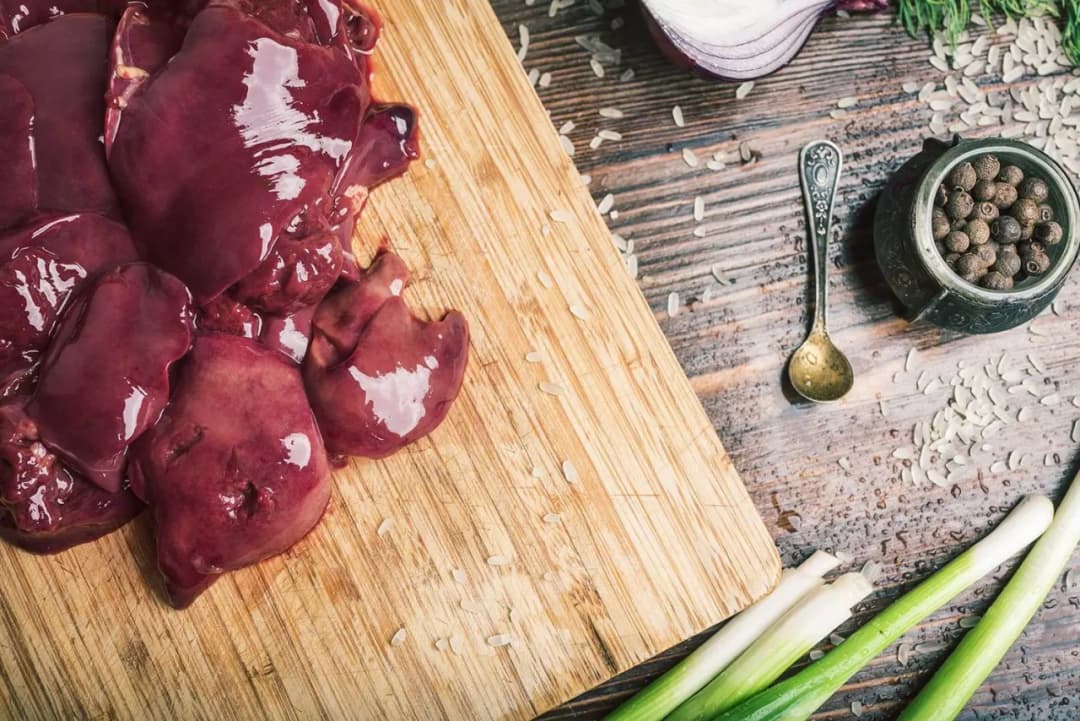 Wątróbka drobiowa dla dziecka: kiedy wprowadzić i jak przygotować?